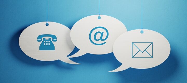 Sprechblasen mit Symbol Telefon, E-Mail und Brief